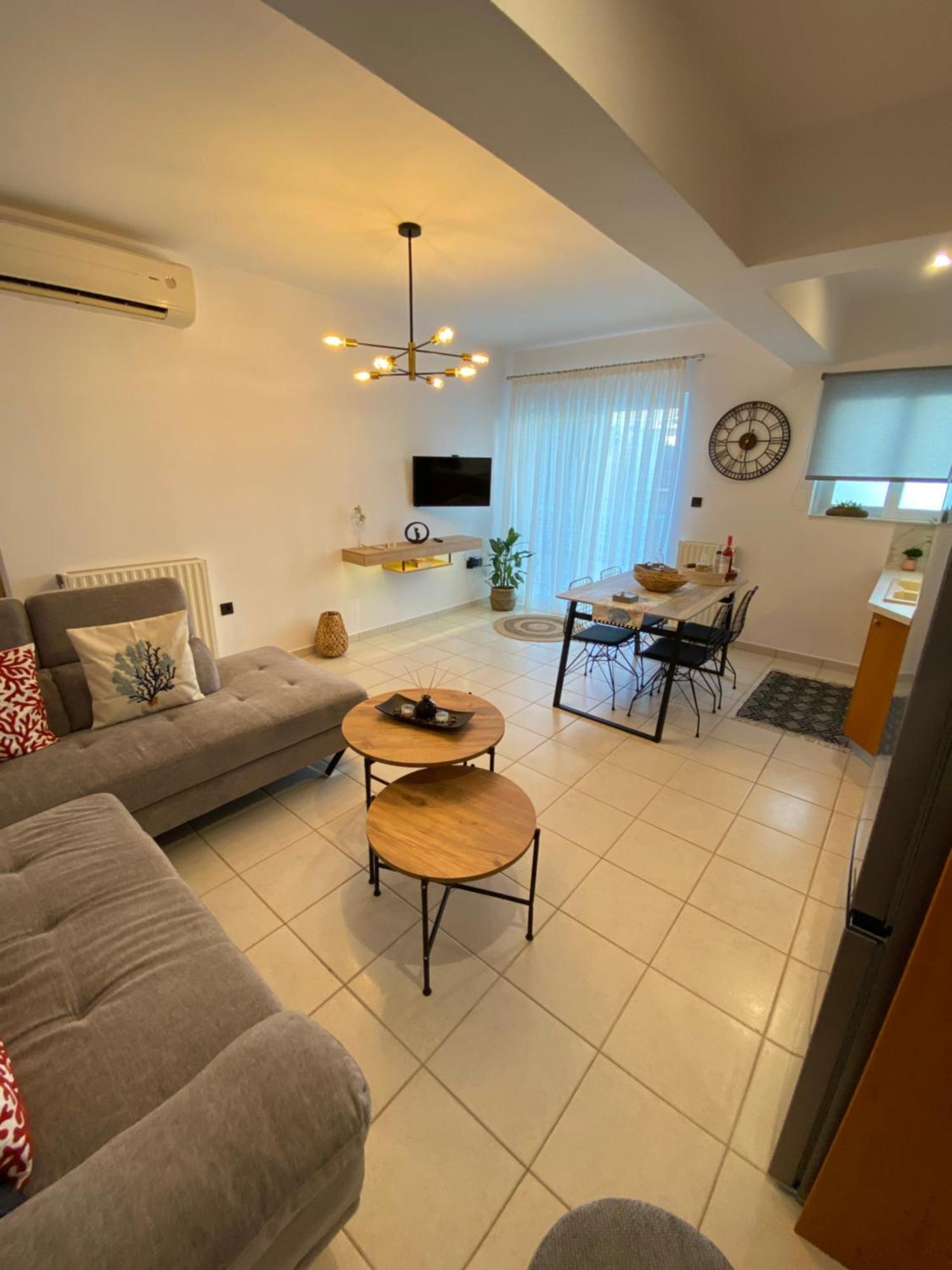 Seaside Breeze Apartment